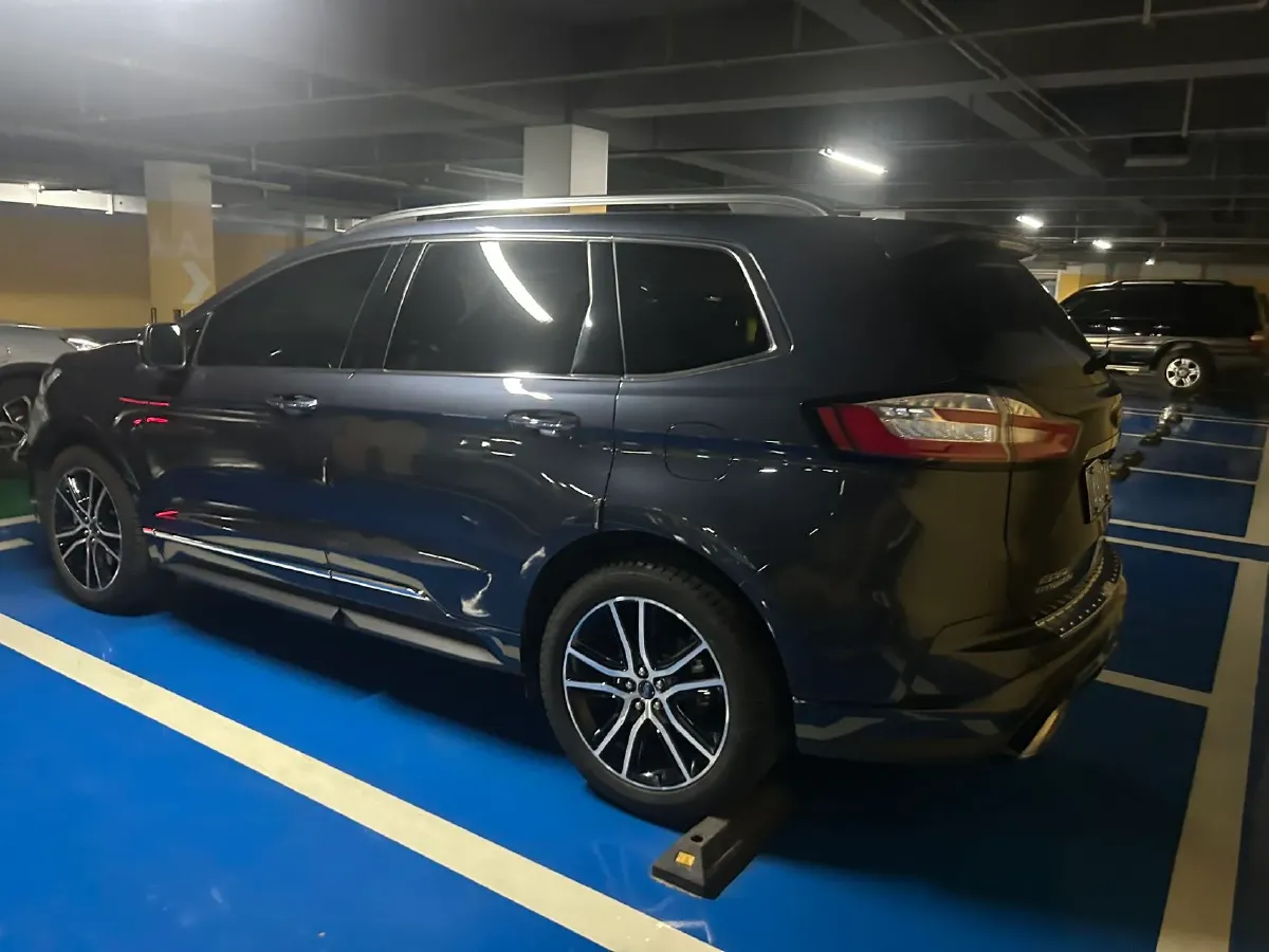 2020 Ford Edge 2.0T 245HP L4 8AT,autocango,china used car exporter,china ev exporter,chinese used car exporter,chinese used ev exporter
