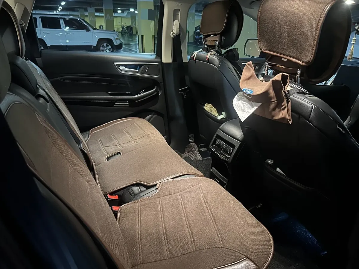 2020 Ford Edge 2.0T 245HP L4 8AT,autocango,china used car exporter,china ev exporter,chinese used car exporter,chinese used ev exporter