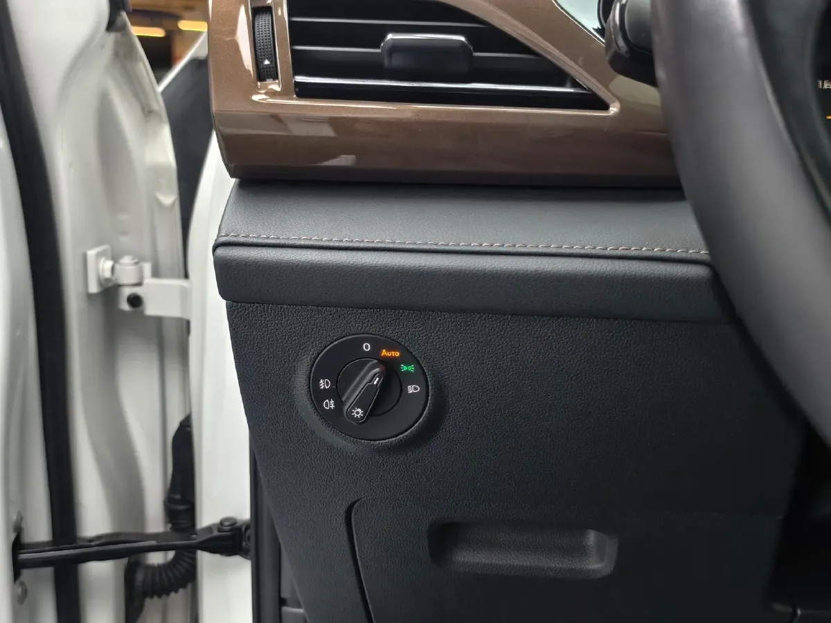 2022 Ford Transit 2.0T 202HP L4 6AT,autocango,china used car exporter,china ev exporter,chinese used car exporter,chinese used ev exporter