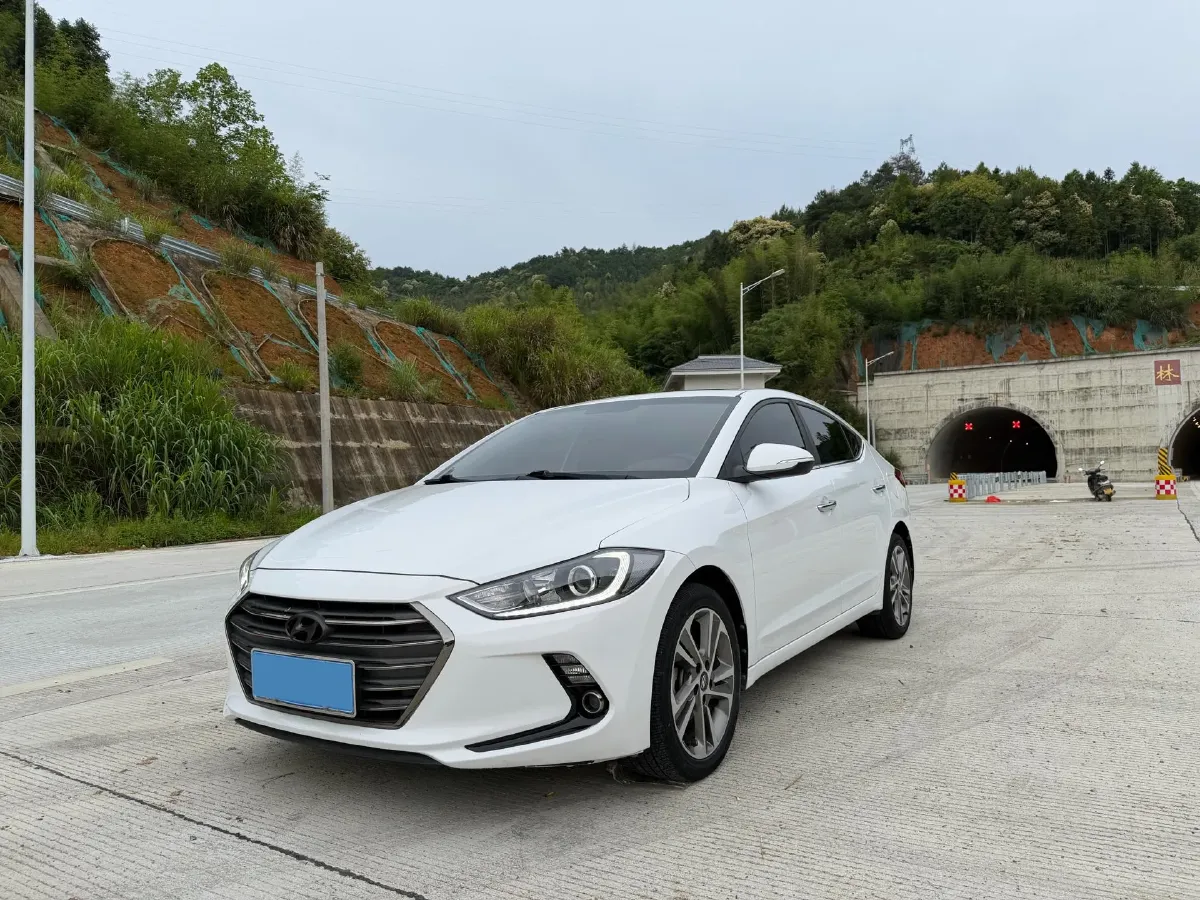 2016 Hyundai Elantra 1.6L 130HP L4 6AT,autocango,china used car exporter,china ev exporter,chinese used car exporter,chinese used ev exporter