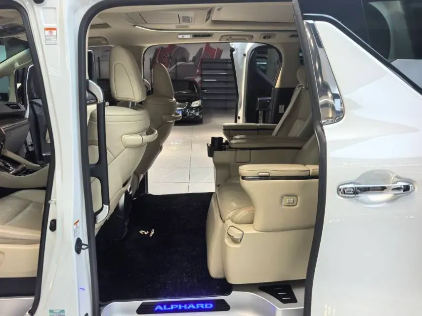 2018 Toyota Alphard 3.5L 301HP V6 8AT,autocango,china used car exporter,china ev exporter,chinese used car exporter,chinese used ev exporter