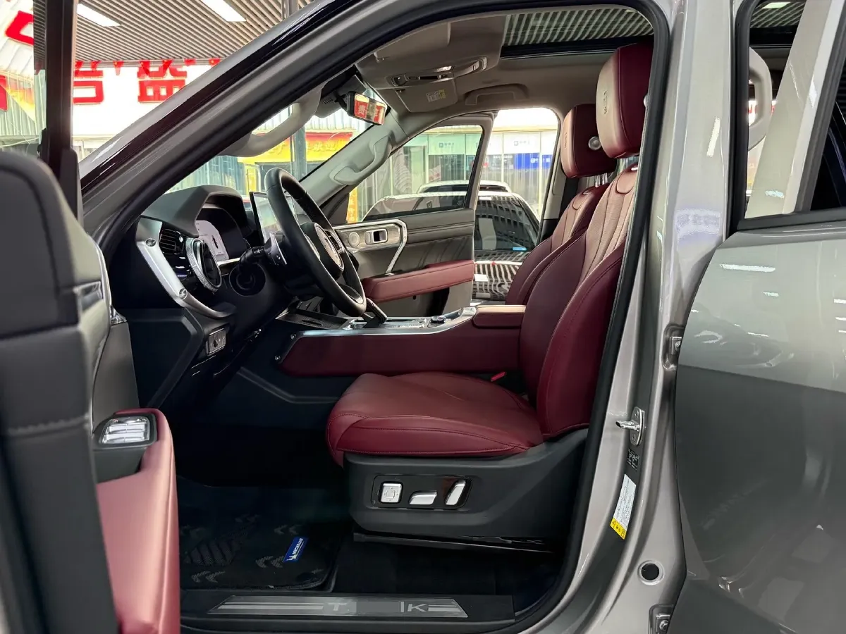 2024 Tank 400 2.0T 252HP L4 9AT PHEV 36.7/37.1KWH,autocango,china used car exporter,china ev exporter,chinese used car exporter,chinese used ev exporter