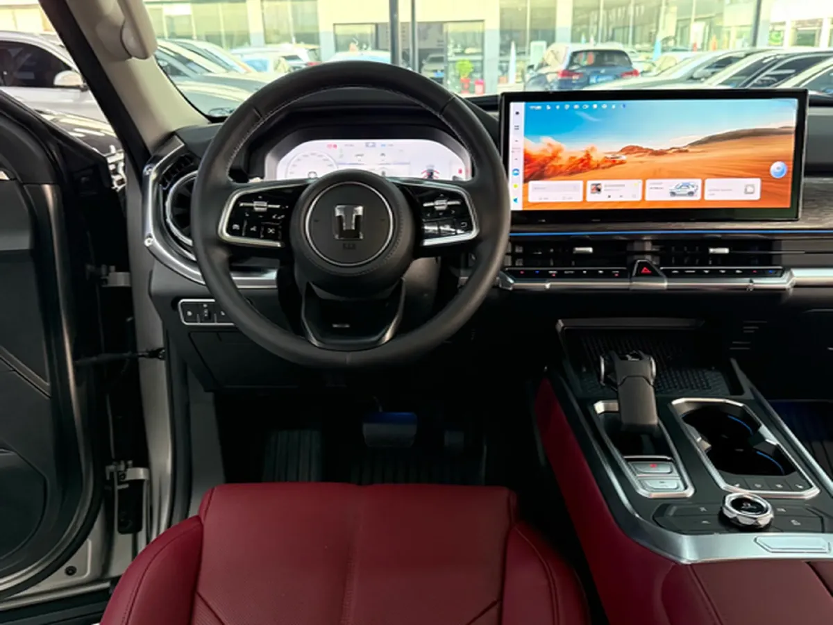 2024 Tank 400 2.0T 252HP L4 9AT PHEV 36.7/37.1KWH,autocango,china used car exporter,china ev exporter,chinese used car exporter,chinese used ev exporter