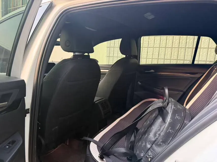 2021 Volkswagen Golf 1.4T 150HP L4 7DCT,autocango,china used car exporter,china ev exporter,chinese used car exporter,chinese used ev exporter
