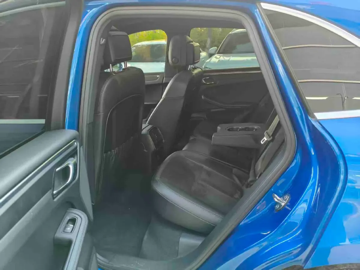 2018 Porsche Macan 2.0T 252HP L4 7DCT,autocango,china used car exporter,china ev exporter,chinese used car exporter,chinese used ev exporter