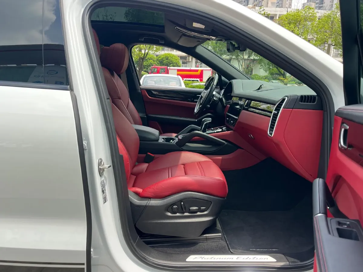 2023 Porsche Cayenne 3.0T 340HP V6 8AT,autocango,china used car exporter,china ev exporter,chinese used car exporter,chinese used ev exporter
