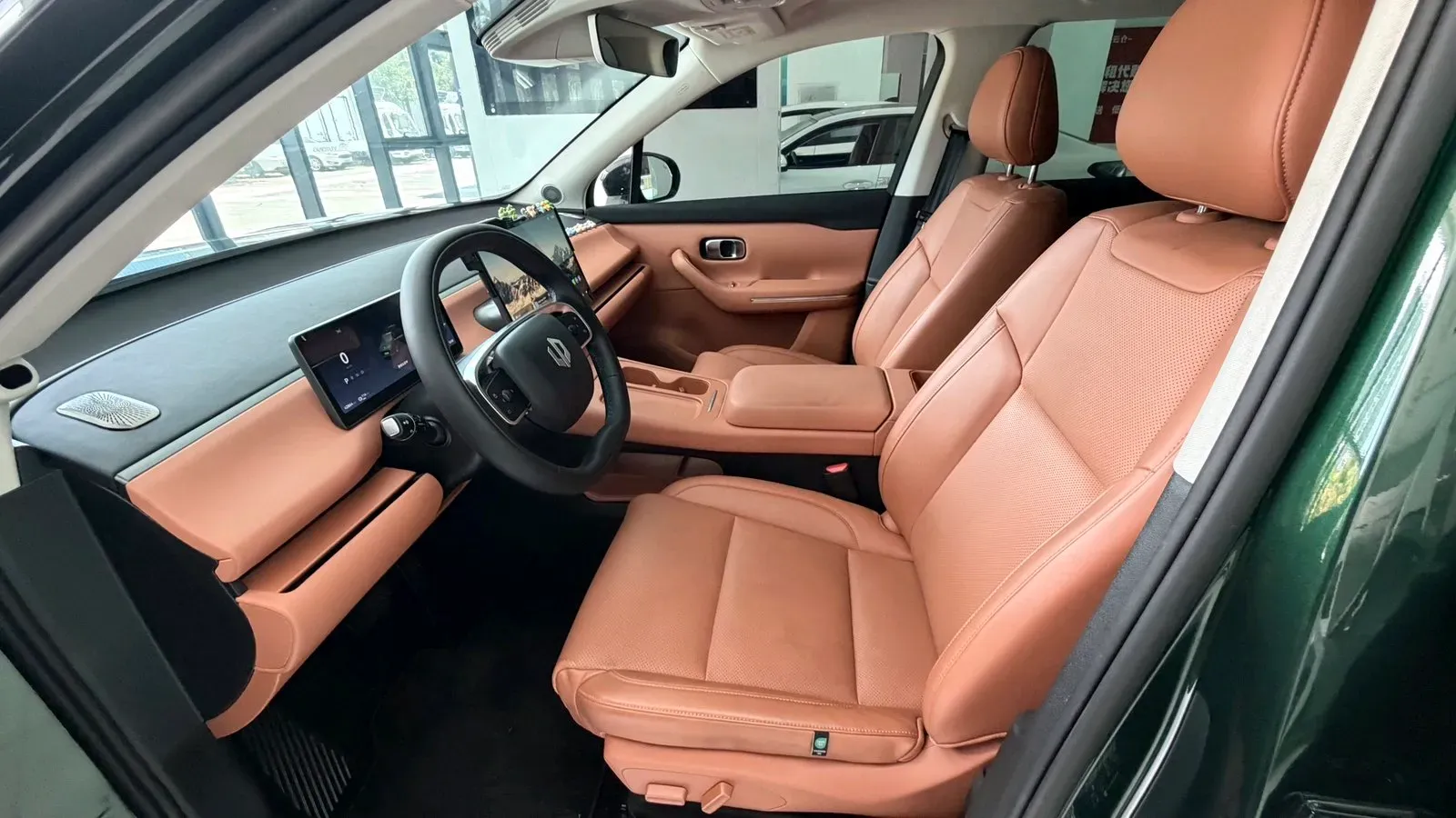 2024 Leapmotor C16 BEV 67.7KWH,autocango,china used car exporter,china ev exporter,chinese used car exporter,chinese used ev exporter
