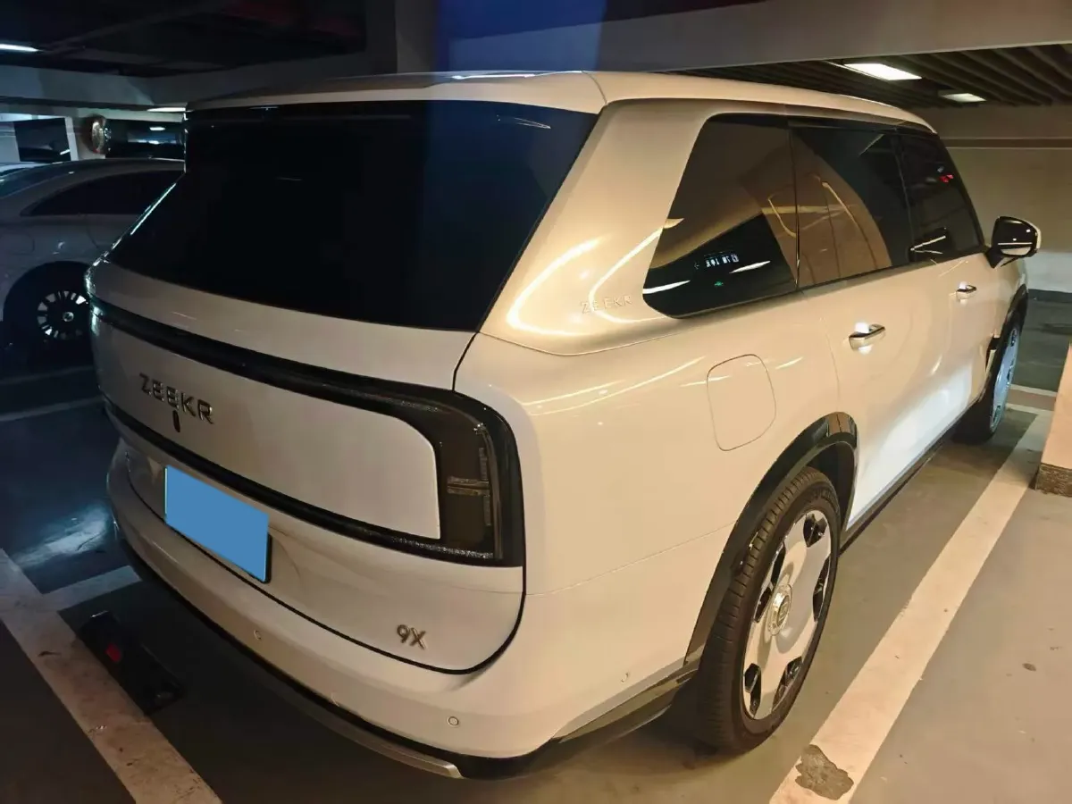 2025 Zeekr 9X 2.0T 279HP L4 1DHT PHEV,autocango,china used car exporter,china ev exporter,chinese used car exporter,chinese used ev exporter