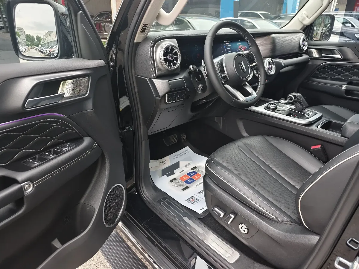 2023 Tank 300 2.0T 227HP L4 8AT,autocango,china used car exporter,china ev exporter,chinese used car exporter,chinese used ev exporter
