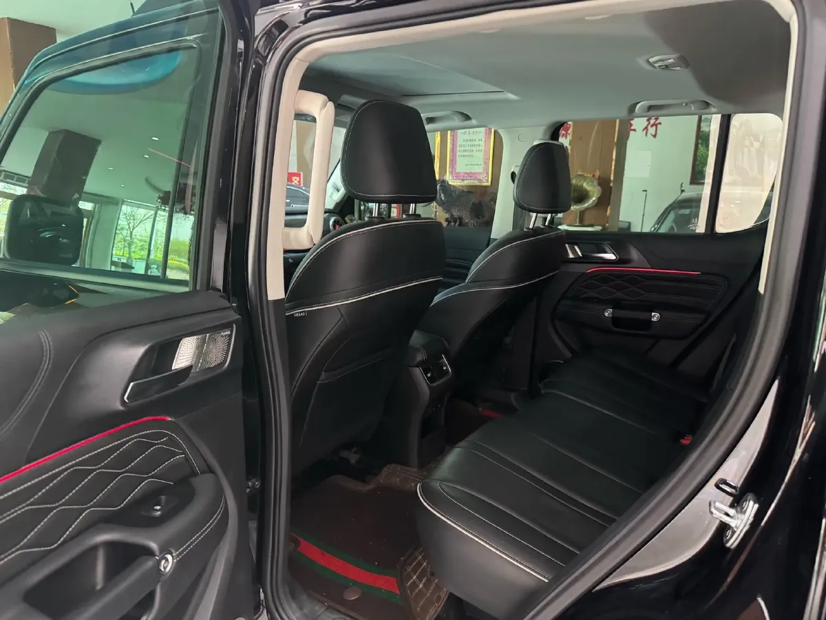 2023 Tank 300 2.0T 227HP L4 8AT,autocango,china used car exporter,china ev exporter,chinese used car exporter,chinese used ev exporter