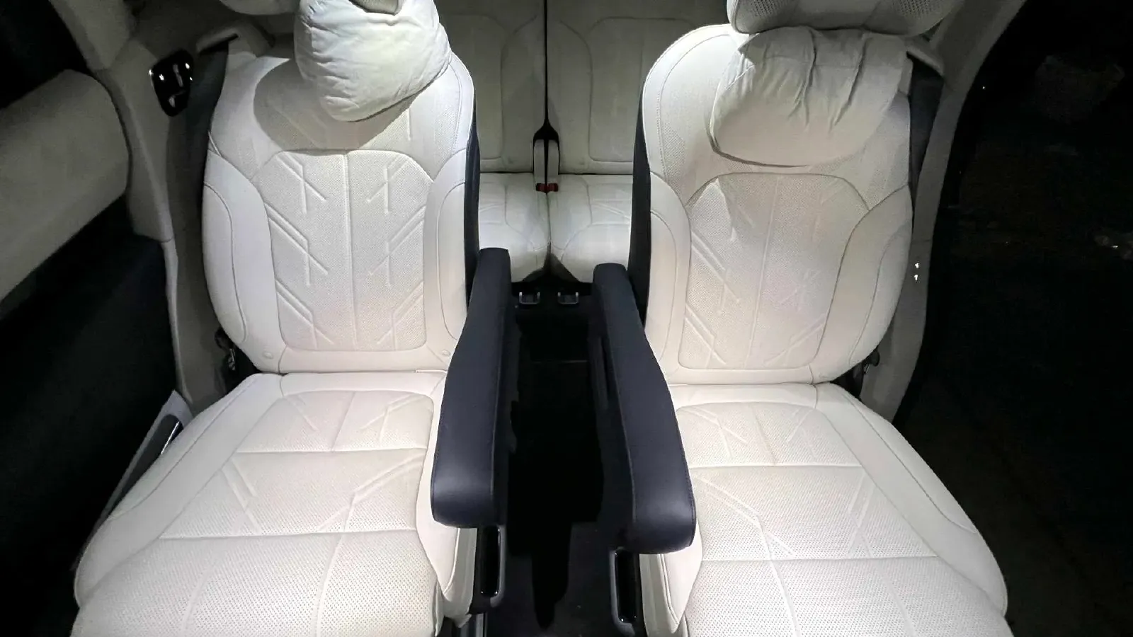 2025 Zeekr 9X 2.0T 279HP L4 1DHT PHEV,autocango,china used car exporter,china ev exporter,chinese used car exporter,chinese used ev exporter