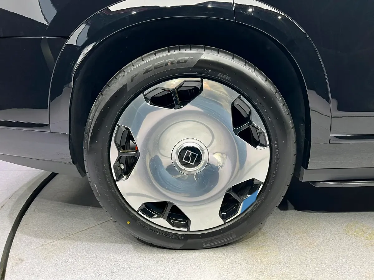 2025 Zeekr 9X 2.0T 279HP L4 1DHT PHEV,autocango,china used car exporter,china ev exporter,chinese used car exporter,chinese used ev exporter