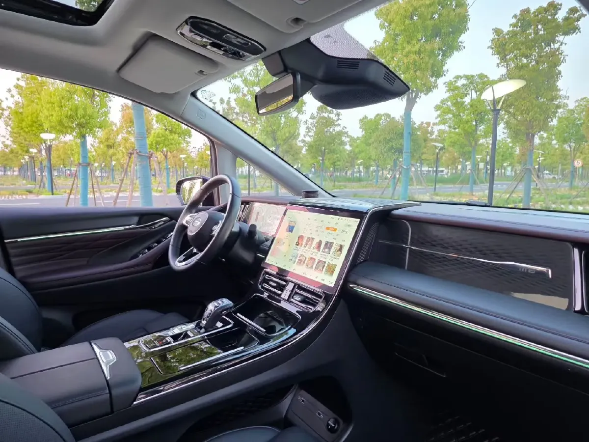 2024 GAC Trumpchi M8 2.0T 252HP L4 8AT,autocango,china used car exporter,china ev exporter,chinese used car exporter,chinese used ev exporter