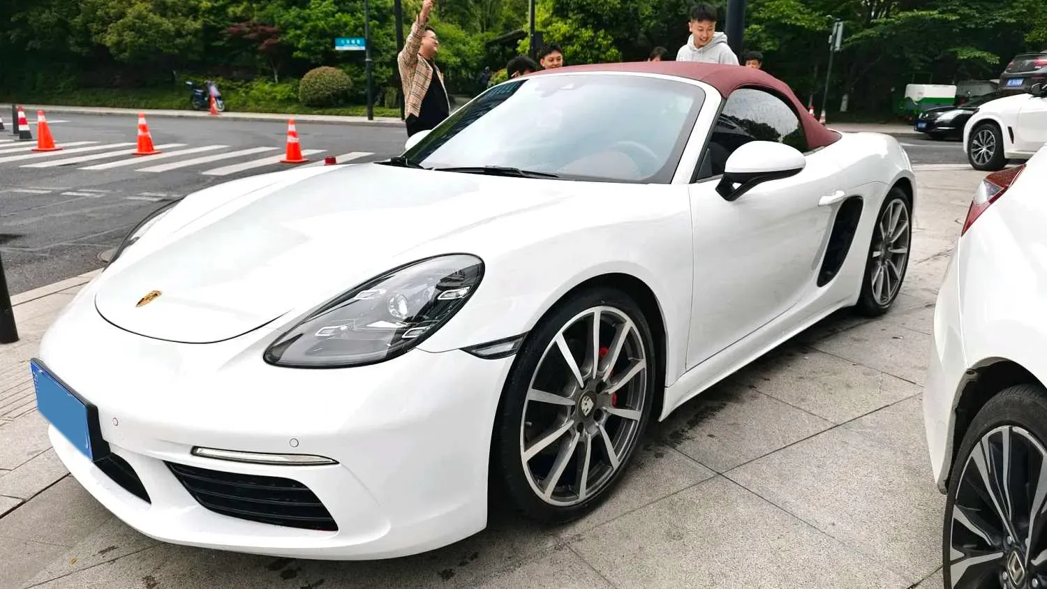 2022 Porsche 718 2.0T 250HP H4 7DCT,autocango,china used car exporter,china ev exporter,chinese used car exporter,chinese used ev exporter