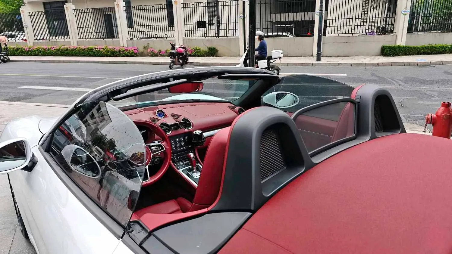 2022 Porsche 718 2.0T 250HP H4 7DCT,autocango,china used car exporter,china ev exporter,chinese used car exporter,chinese used ev exporter