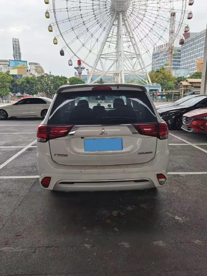 2021 Mitsubishi Outlander 2.0L 166HP L4 CVT,autocango,china used car exporter,china ev exporter,chinese used car exporter,chinese used ev exporter