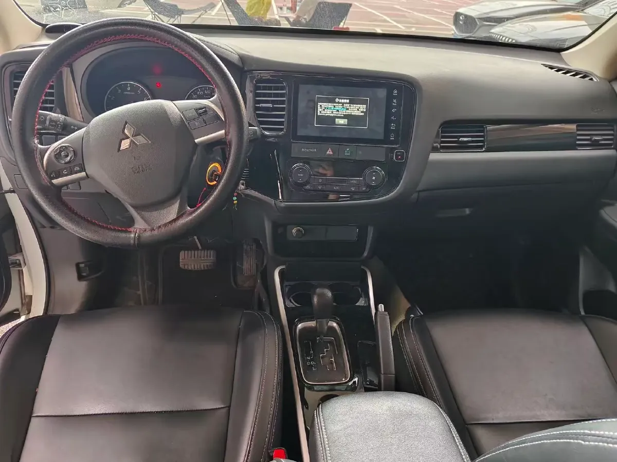2021 Mitsubishi Outlander 2.0L 166HP L4 CVT,autocango,china used car exporter,china ev exporter,chinese used car exporter,chinese used ev exporter