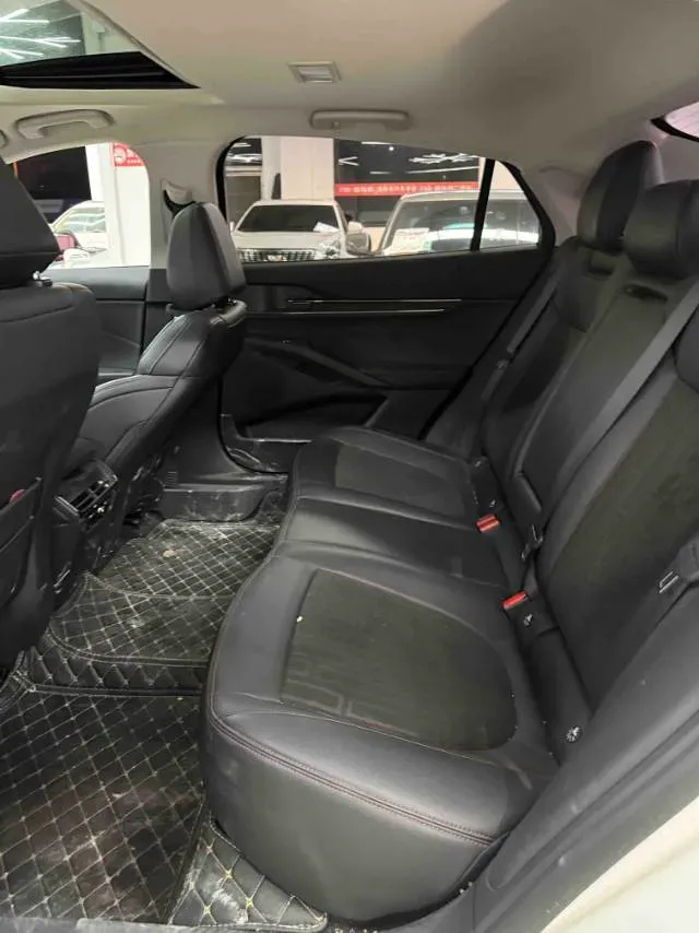 2022 Ford Mondeo 2.0T 238HP L4 8AT,autocango,china used car exporter,china ev exporter,chinese used car exporter,chinese used ev exporter
