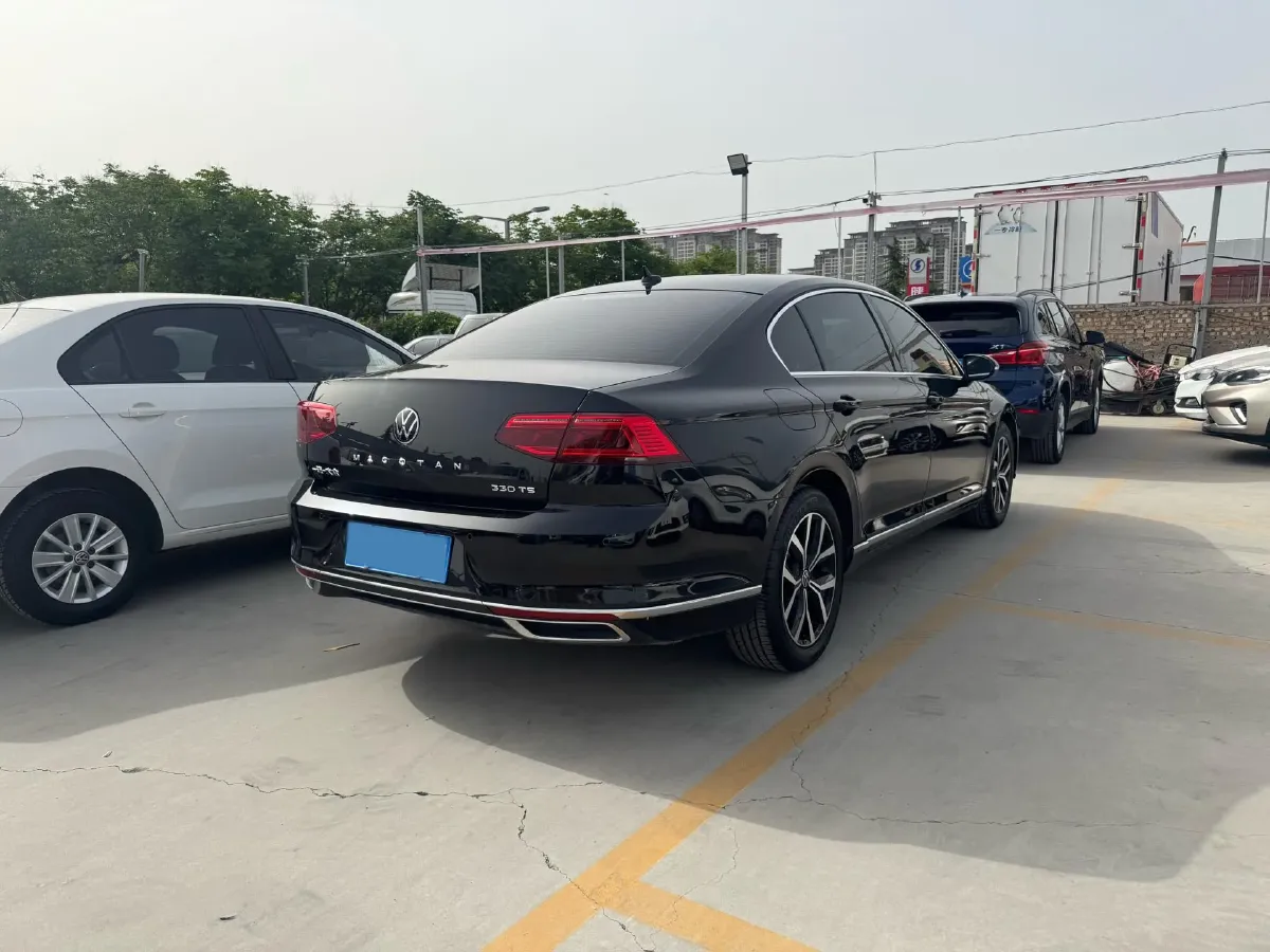 2020 Volkswagen Magotan 2.0T 186HP L4 7DCT,autocango,china used car exporter,china ev exporter,chinese used car exporter,chinese used ev exporter
