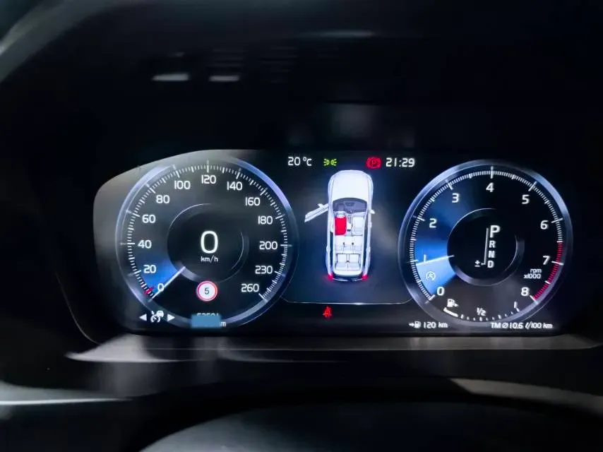 2019 Volvo XC90 2.0T 320HP L4 8AT,autocango,china used car exporter,china ev exporter,chinese used car exporter,chinese used ev exporter