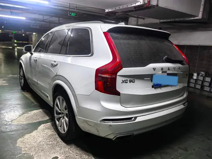 2019 Volvo XC90 2.0T 320HP L4 8AT,autocango,china used car exporter,china ev exporter,chinese used car exporter,chinese used ev exporter
