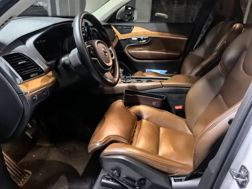 2019 Volvo XC90 2.0T 320HP L4 8AT,autocango,china used car exporter,china ev exporter,chinese used car exporter,chinese used ev exporter