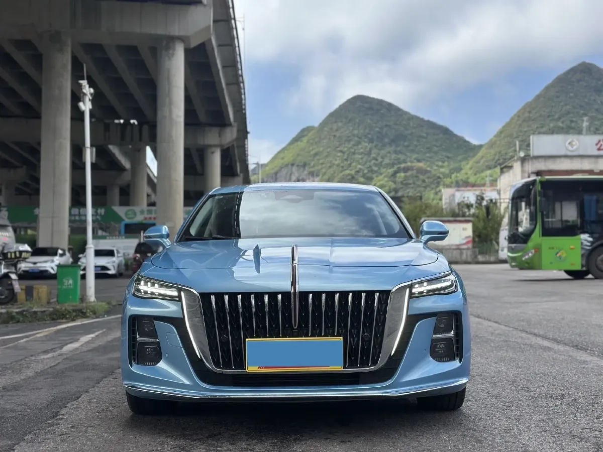 2023 HongQi H5 2.0T 224HP L4 8AT,autocango,china used car exporter,china ev exporter,chinese used car exporter,chinese used ev exporter