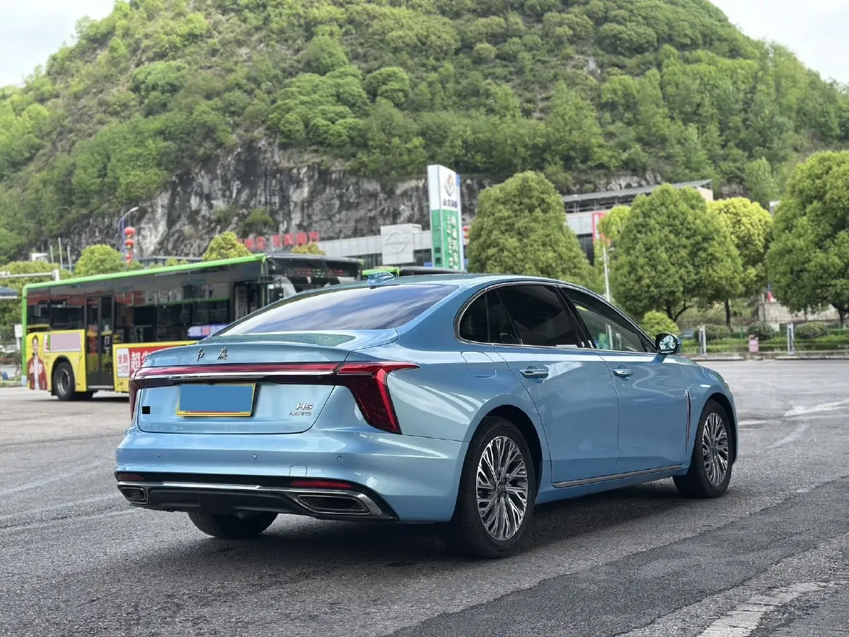 2023 HongQi H5 2.0T 224HP L4 8AT,autocango,china used car exporter,china ev exporter,chinese used car exporter,chinese used ev exporter