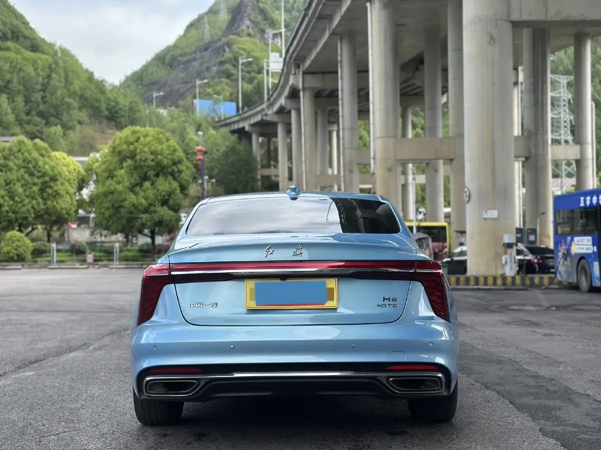 2023 HongQi H5 2.0T 224HP L4 8AT,autocango,china used car exporter,china ev exporter,chinese used car exporter,chinese used ev exporter