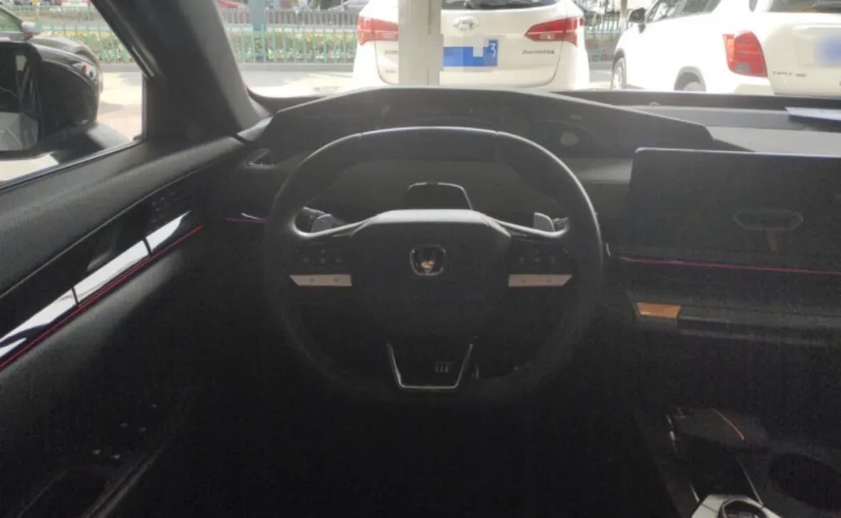2024 ChangAn UNI-V 1.5T 188HP L4 7DCT,autocango,china used car exporter,china ev exporter,chinese used car exporter,chinese used ev exporter