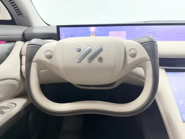 2023 IM LS6 BEV 71KWH,autocango,china used car exporter,china ev exporter,chinese used car exporter,chinese used ev exporter