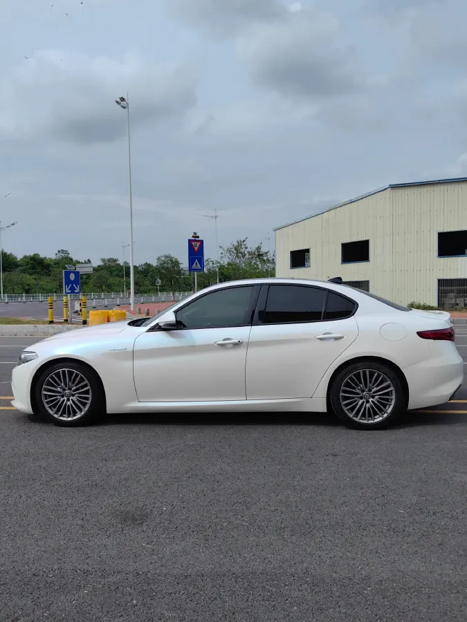 2017 Infiniti Q50 3.5L 320HP V6 7AT Hybrid,autocango,china used car exporter,china ev exporter,chinese used car exporter,chinese used ev exporter