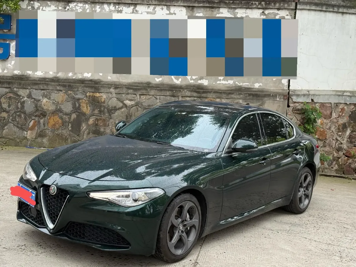 2021 Alfa Romeo Giulia 2.0T 280HP L4 8AT,autocango,china used car exporter,china ev exporter,chinese used car exporter,chinese used ev exporter