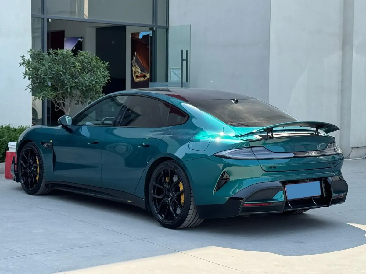 2025 MI SU7 Ultra BEV 93.7KWH,autocango,china used car exporter,china ev exporter,chinese used car exporter,chinese used ev exporter