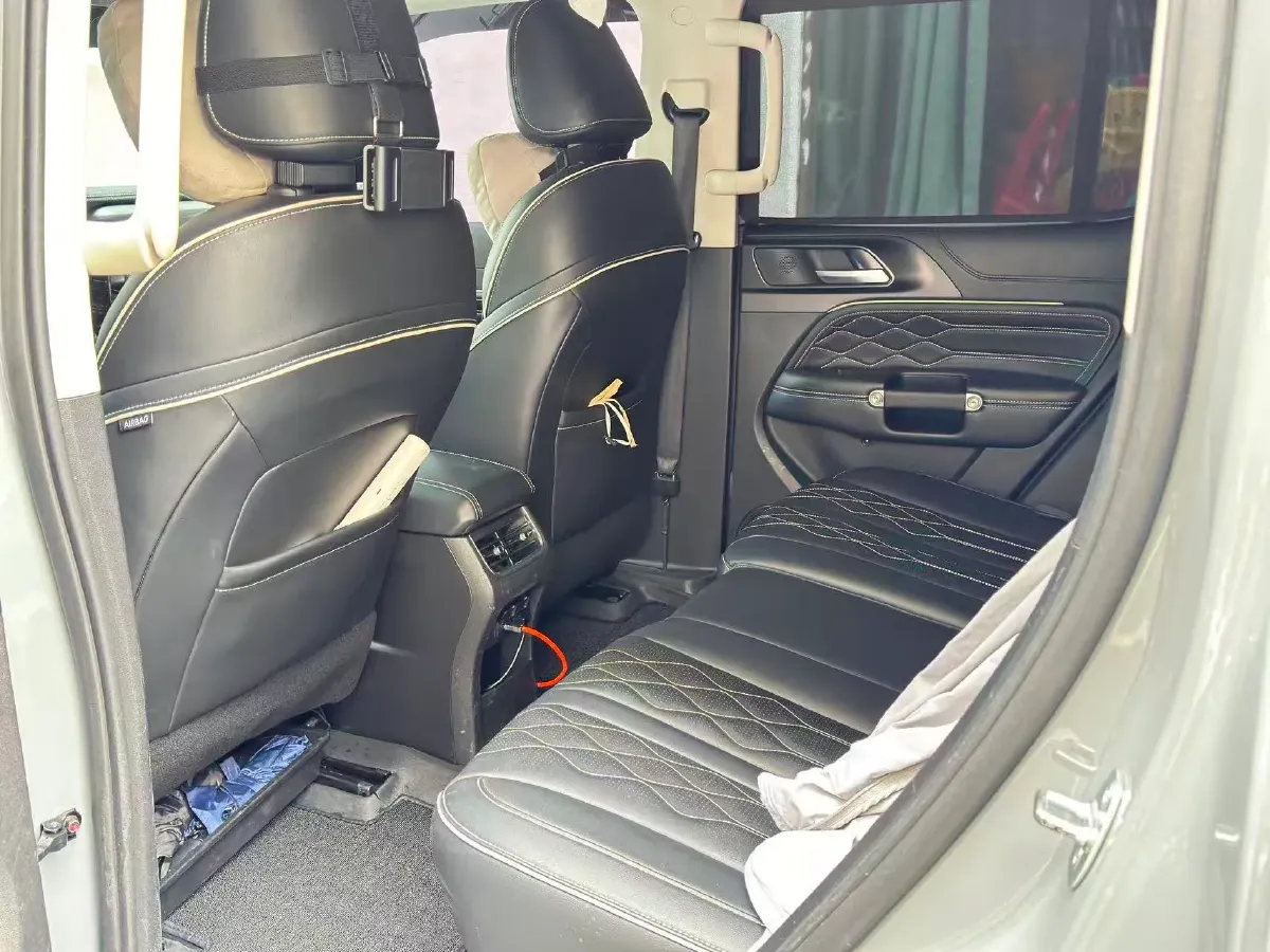 2022 Tank 300 2.0T 227HP L4 8AT,autocango,china used car exporter,china ev exporter,chinese used car exporter,chinese used ev exporter
