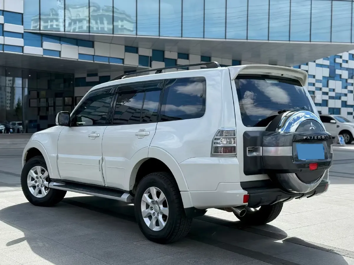 2019 Mitsubishi Pajero 3.0L 174HP V6 5AT,autocango,china used car exporter,china ev exporter,chinese used car exporter,chinese used ev exporter