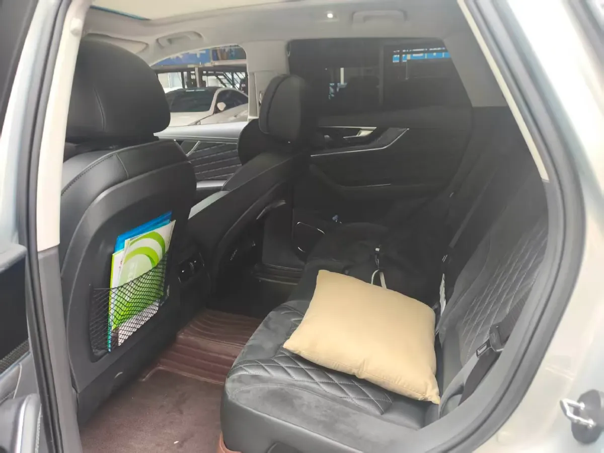 2019 HongQi HS5 2.0T 224HP L4 6AT,autocango,china used car exporter,china ev exporter,chinese used car exporter,chinese used ev exporter