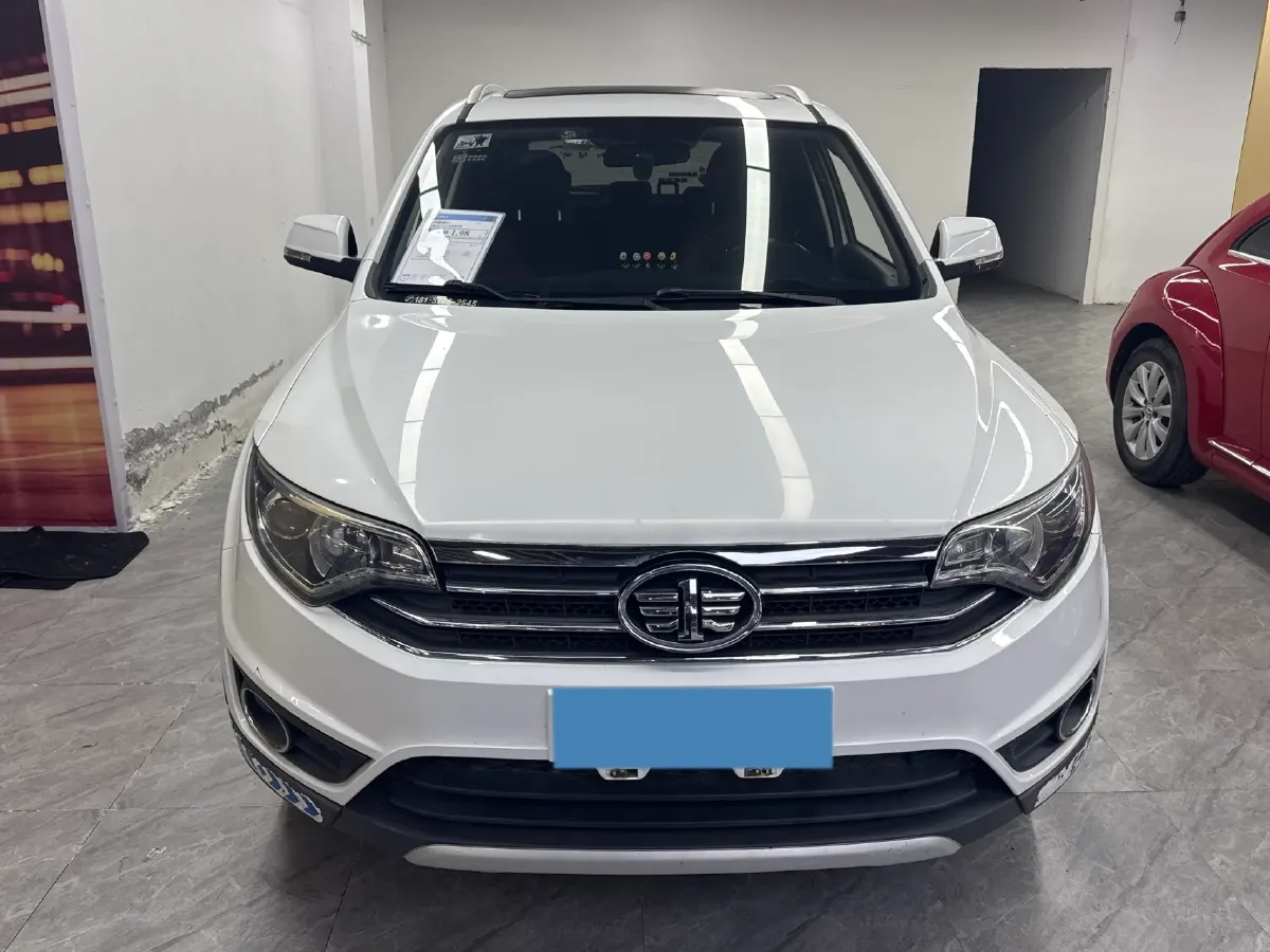 2017 FAW Senia R7 1.6L 116HP L4 5MT,autocango,china used car exporter,china ev exporter,chinese used car exporter,chinese used ev exporter