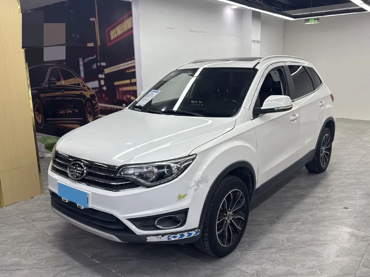 2017 FAW Senia R7 1.6L 116HP L4 5MT,autocango,china used car exporter,china ev exporter,chinese used car exporter,chinese used ev exporter