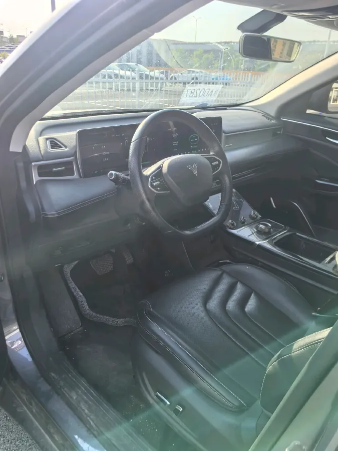 2022 Venucia Grand V 1.5T 190HP L4 7DCT,autocango,china used car exporter,china ev exporter,chinese used car exporter,chinese used ev exporter