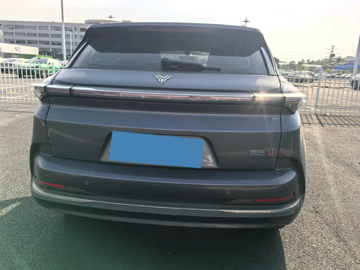 2022 Venucia Grand V 1.5T 190HP L4 7DCT,autocango,china used car exporter,china ev exporter,chinese used car exporter,chinese used ev exporter