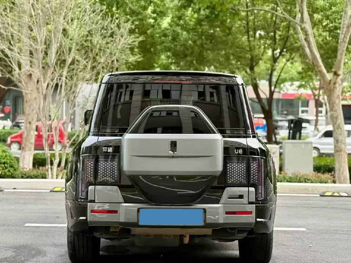2023 YangWang U8 2.0T 272HP L4 REEV 49.05KWH,autocango,china used car exporter,china ev exporter,chinese used car exporter,chinese used ev exporter