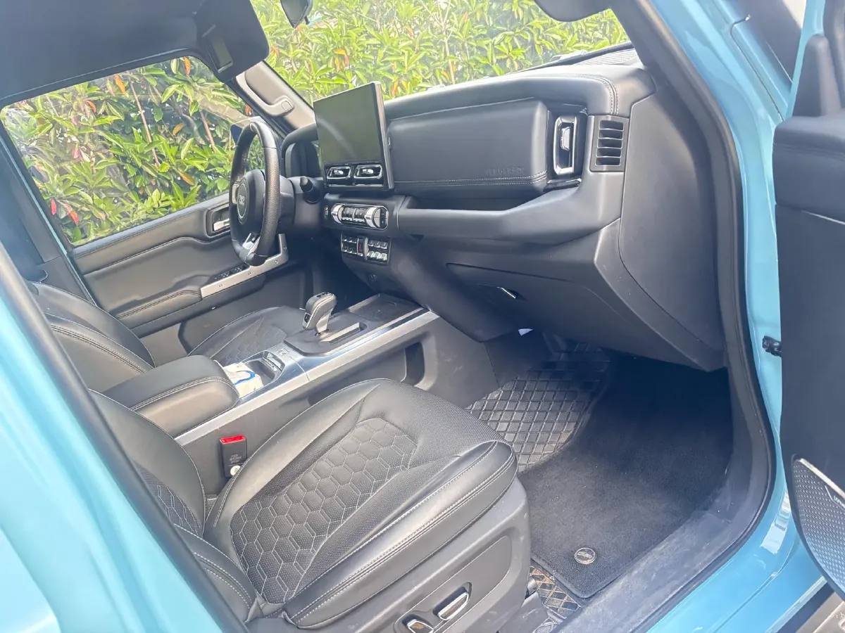 2025 212 212 T01 2.0T 252HP L4 8AT,autocango,china used car exporter,china ev exporter,chinese used car exporter,chinese used ev exporter
