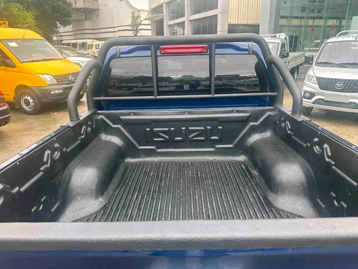 2024 Isuzu Jim 2.8T 120HP L4 5MT,autocango,china used car exporter,china ev exporter,chinese used car exporter,chinese used ev exporter