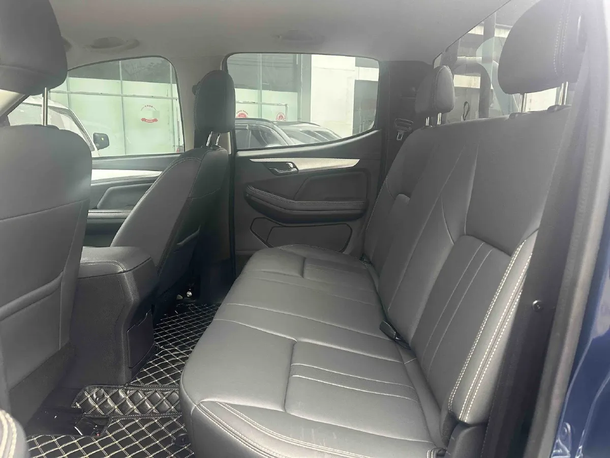2024 Isuzu Jim 2.8T 120HP L4 5MT,autocango,china used car exporter,china ev exporter,chinese used car exporter,chinese used ev exporter