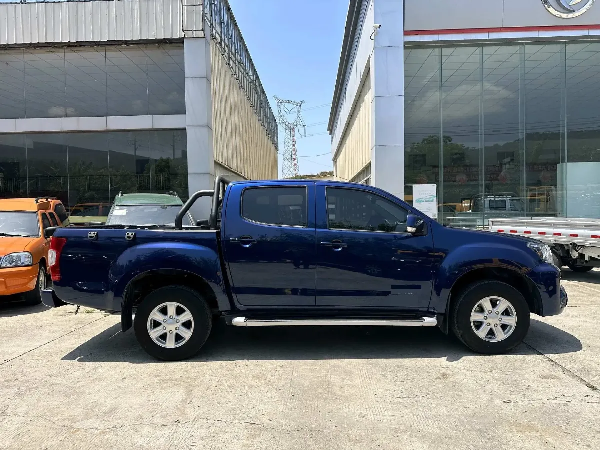 2024 Isuzu Jim 2.8T 120HP L4 5MT,autocango,china used car exporter,china ev exporter,chinese used car exporter,chinese used ev exporter