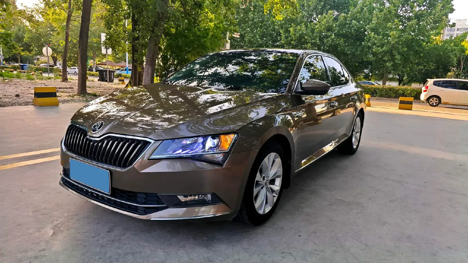 2017 Skoda Superb 1.4T 150HP L4 7DCT,autocango,china used car exporter,china ev exporter,chinese used car exporter,chinese used ev exporter