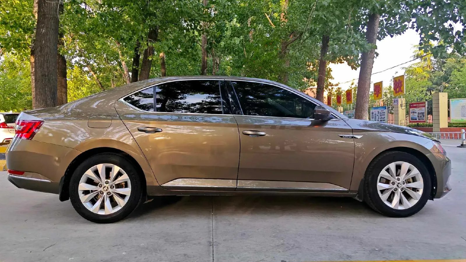 2017 Skoda Superb 1.4T 150HP L4 7DCT,autocango,china used car exporter,china ev exporter,chinese used car exporter,chinese used ev exporter