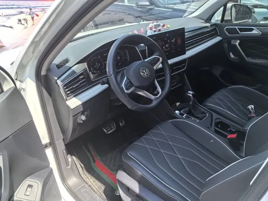 2025 Volkswagen Tiguan L 2.0T 186HP L4 7DCT,autocango,china used car exporter,china ev exporter,chinese used car exporter,chinese used ev exporter