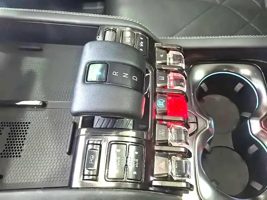 2023 FangChengBao Bao 5 1.5T 194HP L4 E-CVT PHEV 31.8KWH,autocango,china used car exporter,china ev exporter,chinese used car exporter,chinese used ev exporter